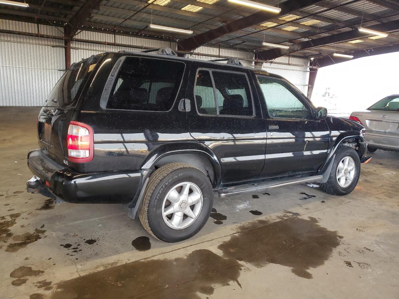 1999 Nissan Pathfinder - Image 3
