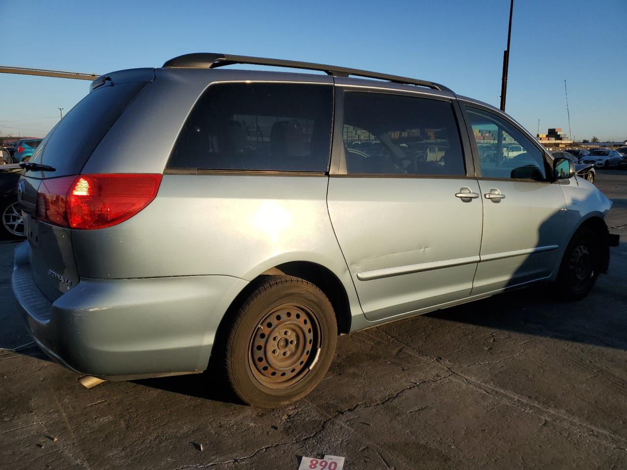 2010 Toyota Sienna - Image 3