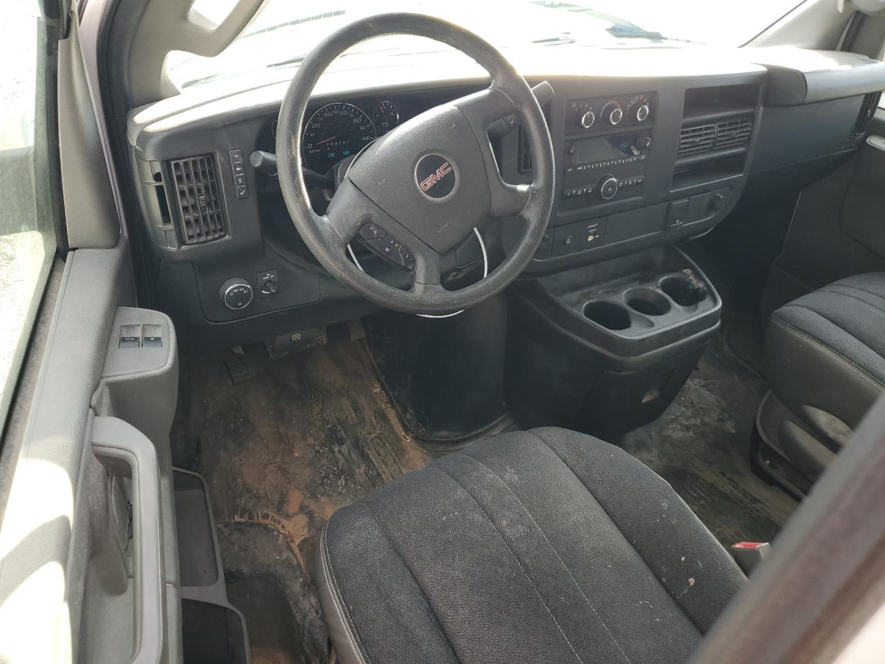 2018 GMC Savana - Image 8