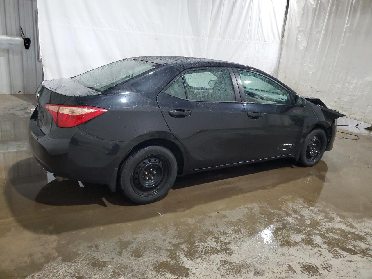 VIN 2T1BURHE4JC045709 2018 TOYOTA COROLLA no.3