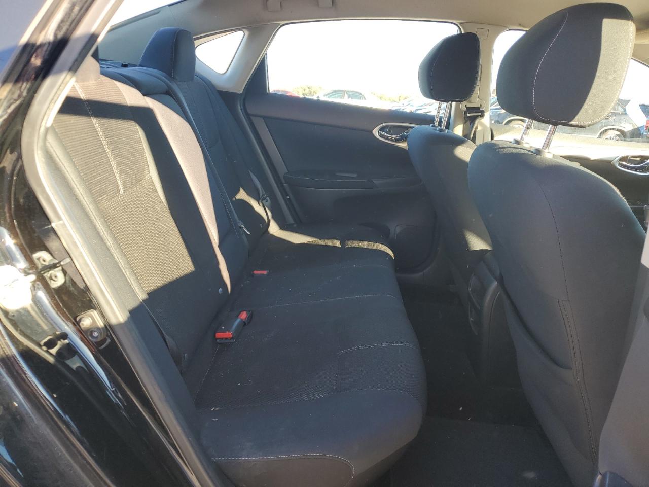 2015 Nissan Sentra - Image 11