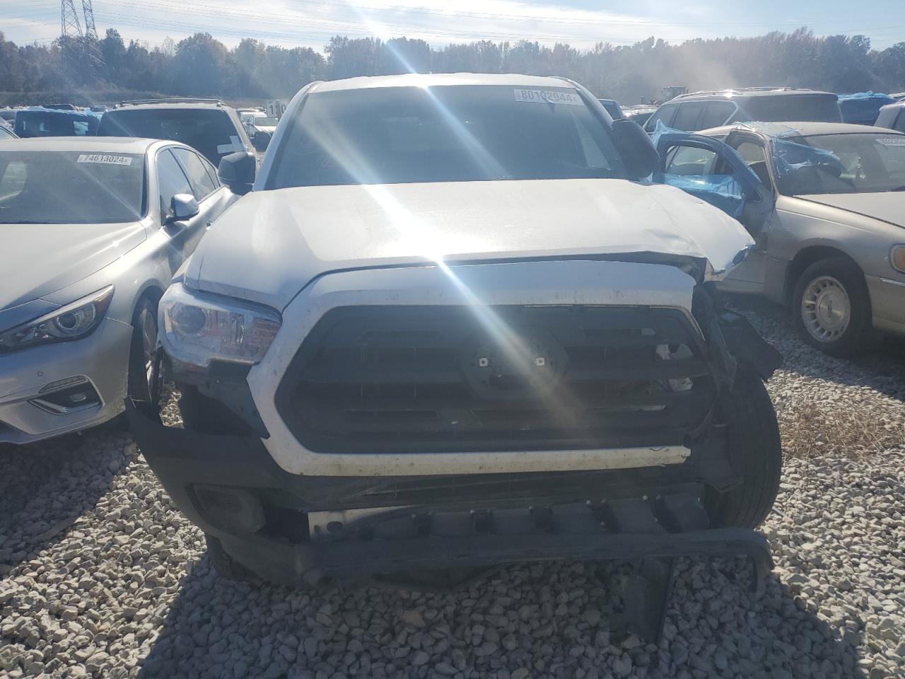 VIN 5TFRX5GN2JX118724 2018 TOYOTA TACOMA no.5