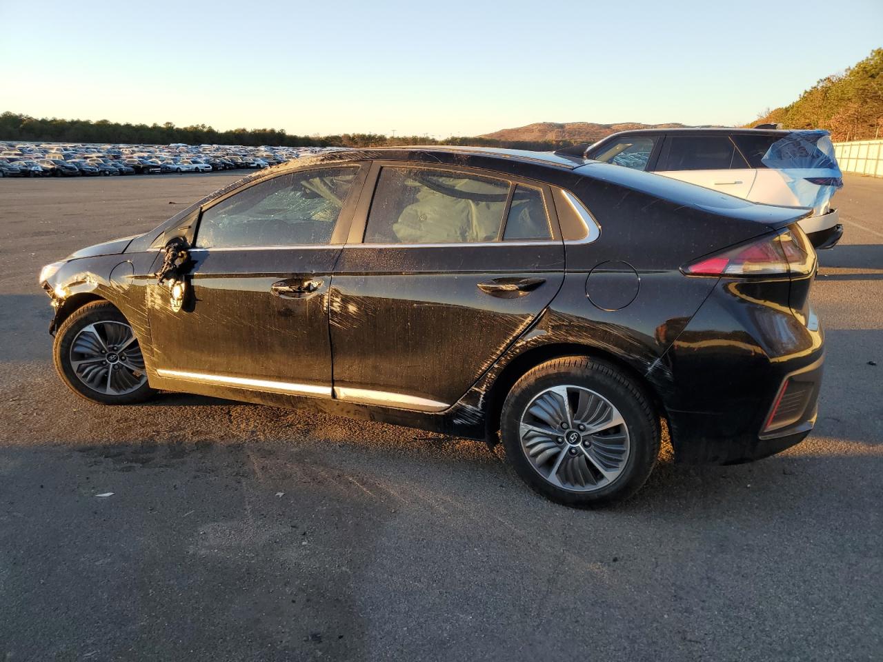 2022 Hyundai IONIQ - Image 2