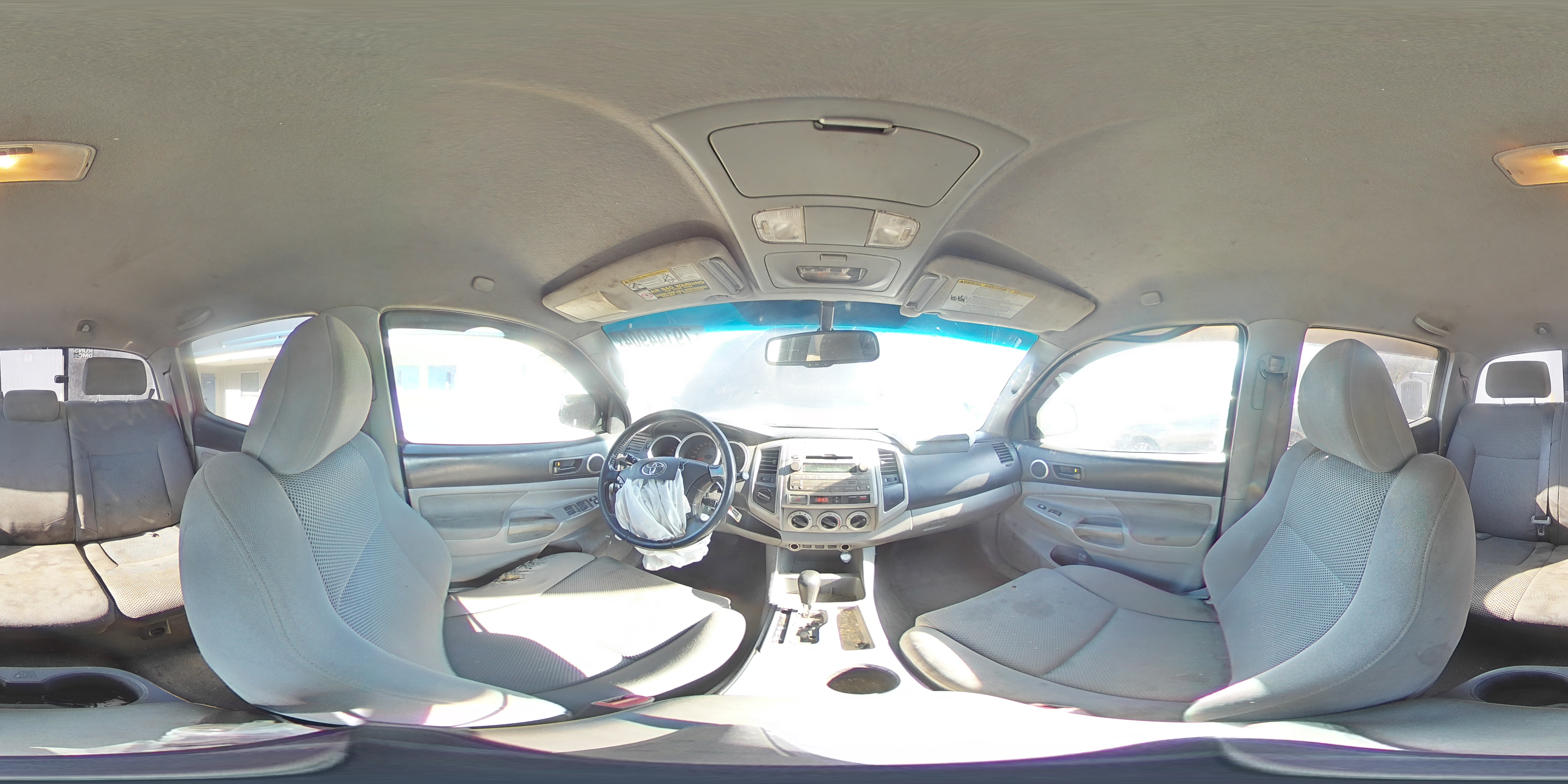 2011 Toyota Tacoma - Image 12