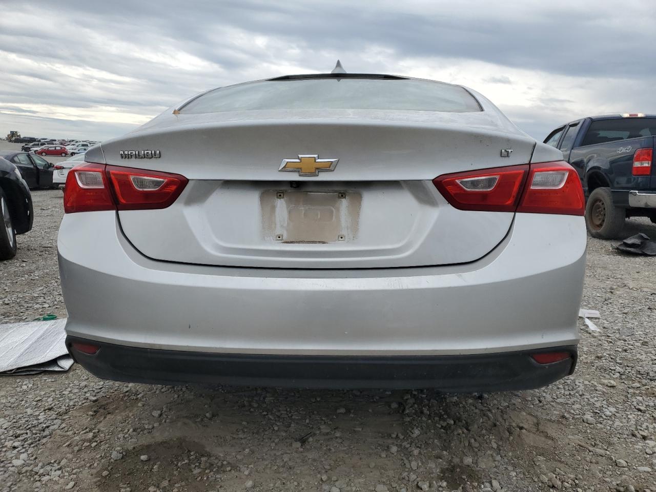 2018 Chevrolet Malibu - Image 6