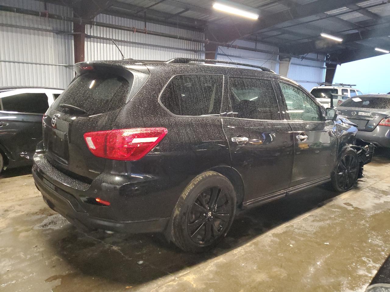2018 Nissan Pathfinder - Image 3