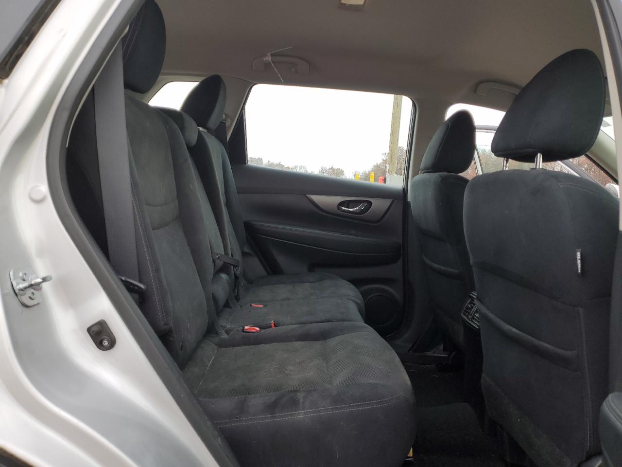 2015 Nissan Rogue - Image 11