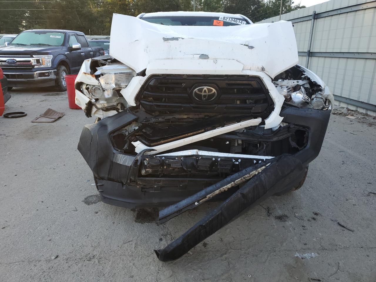 VIN 5TFRX5GN9JX112340 2018 TOYOTA TACOMA no.11