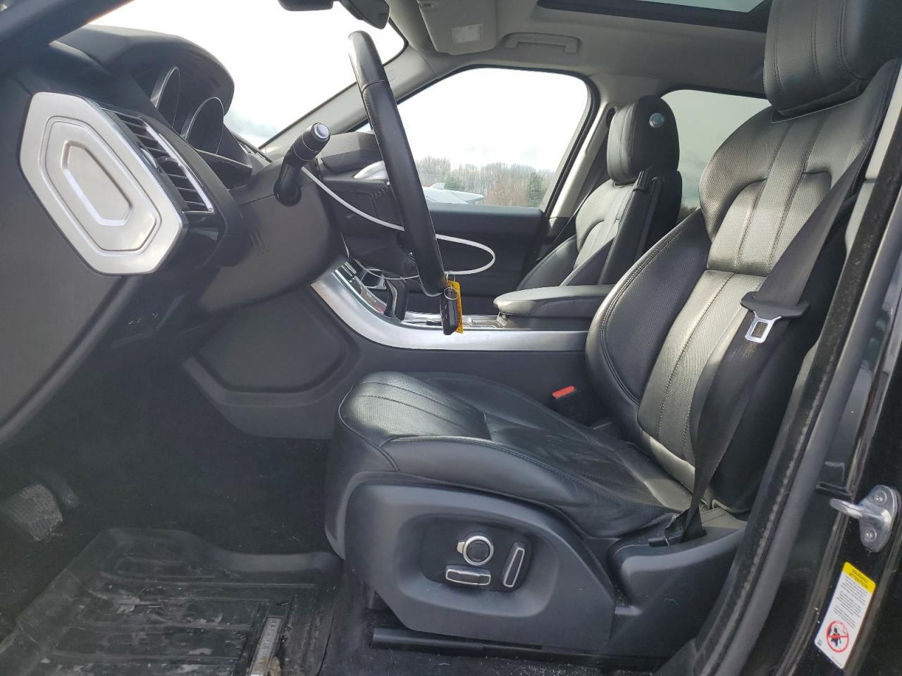 2017 Land Rover Range Rover - Image 7