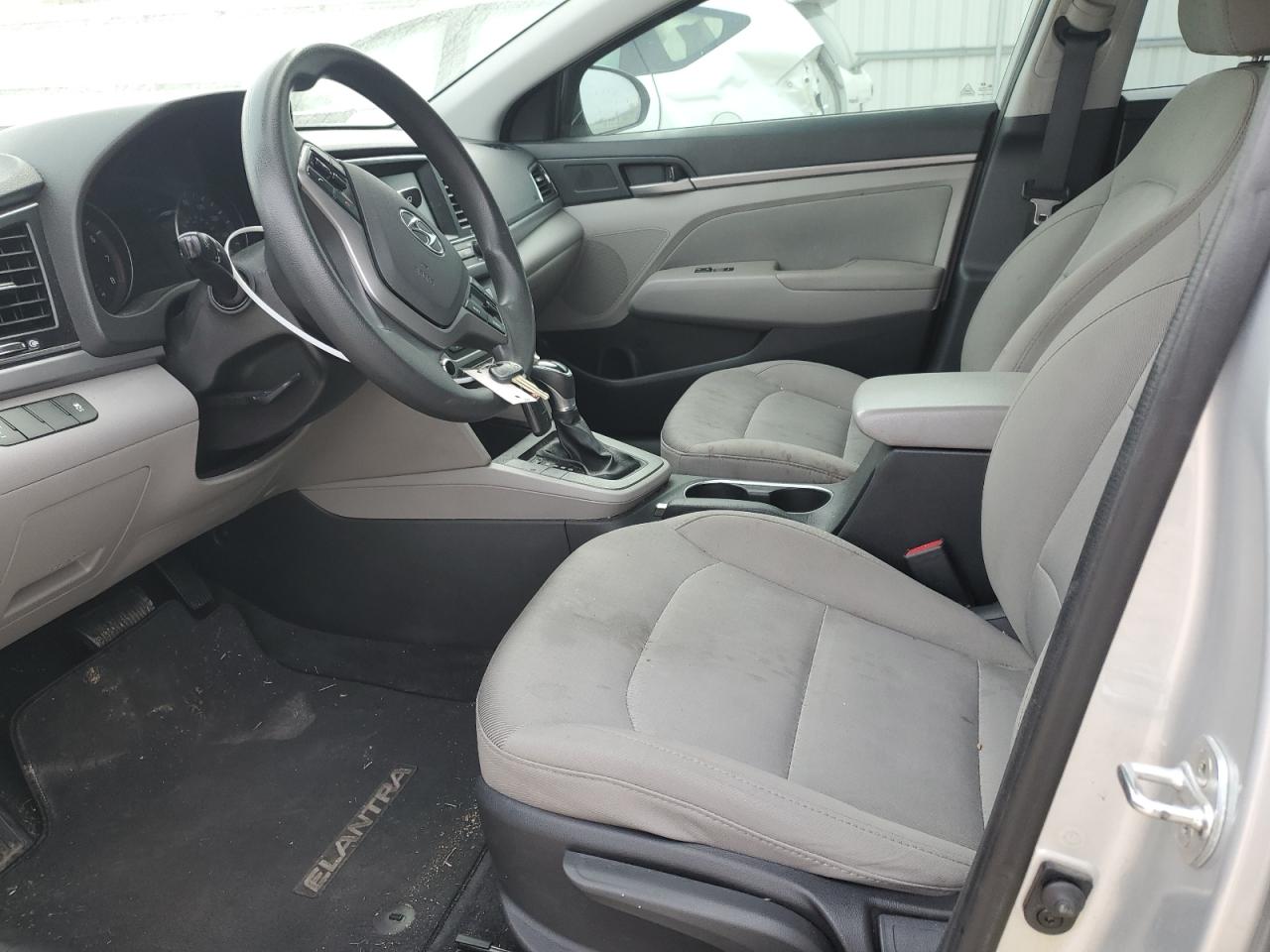 2017 Hyundai Elantra - Image 7