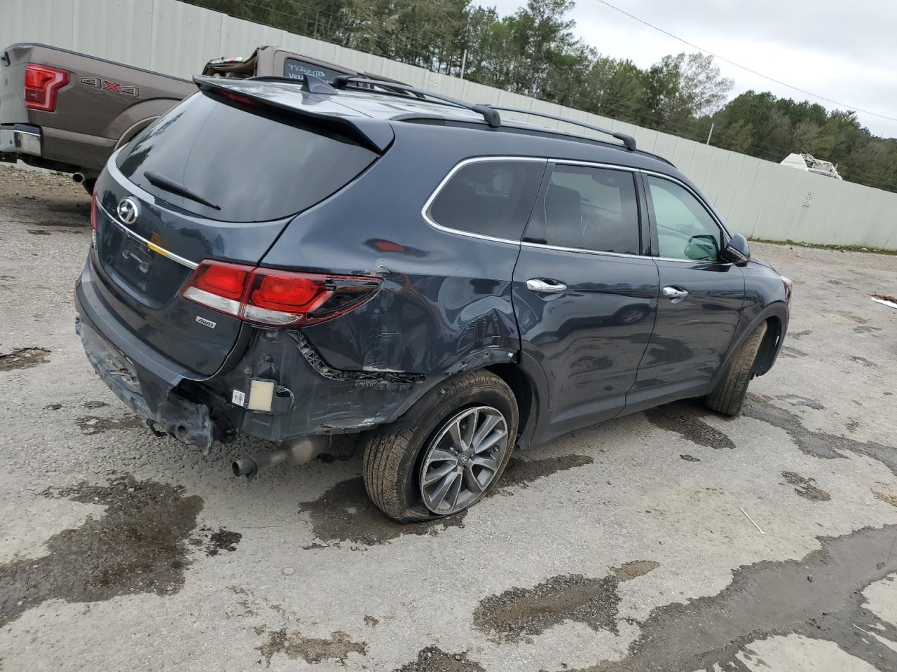 2017 Hyundai Santa Fe - Image 3