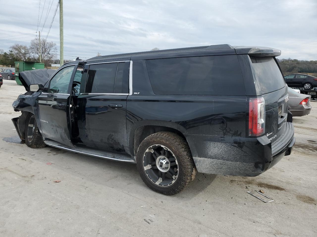 2018 GMC Yukon - Image 2