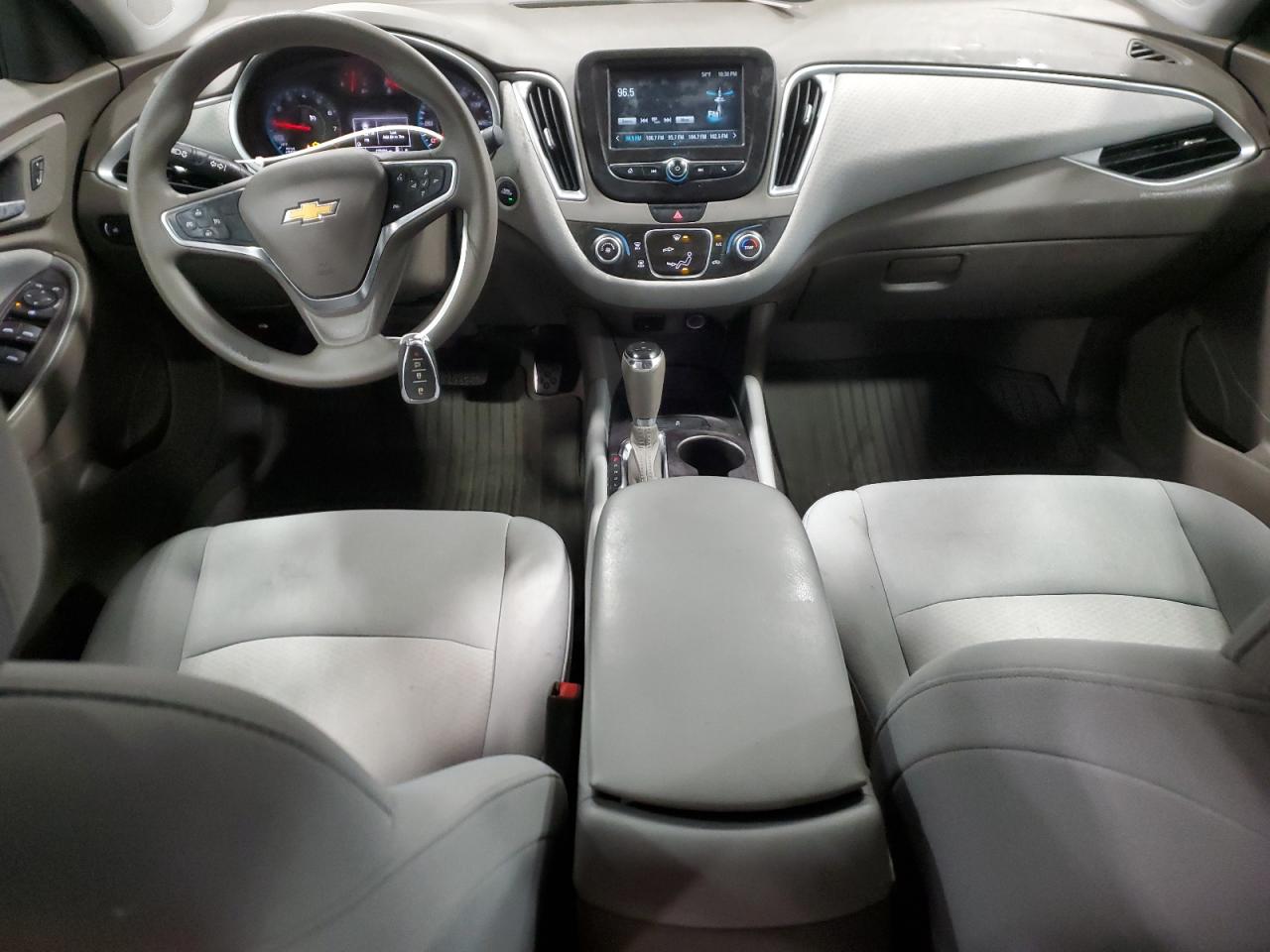 2018 Chevrolet Malibu - Image 8