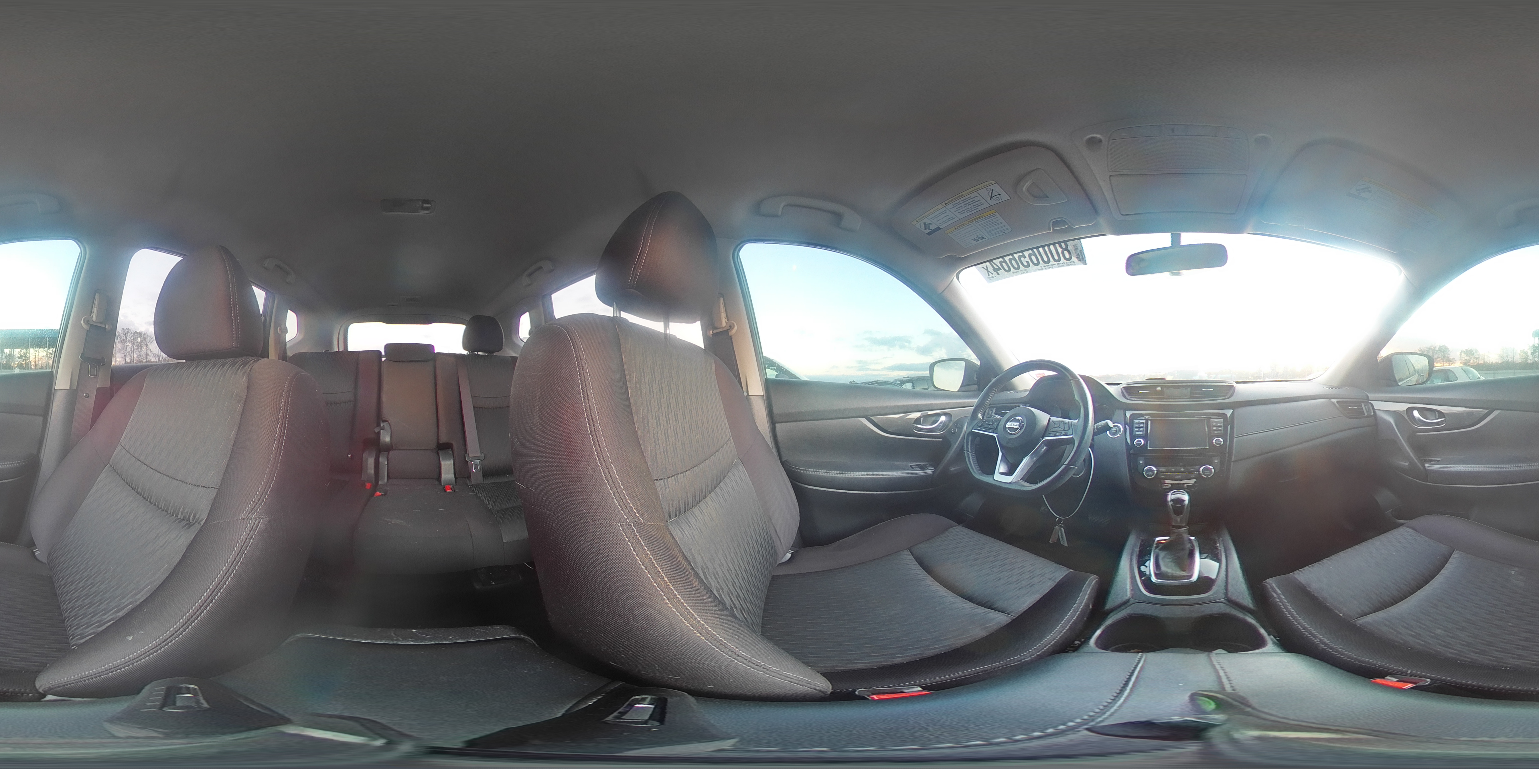 2017 Nissan Rogue - Image 16