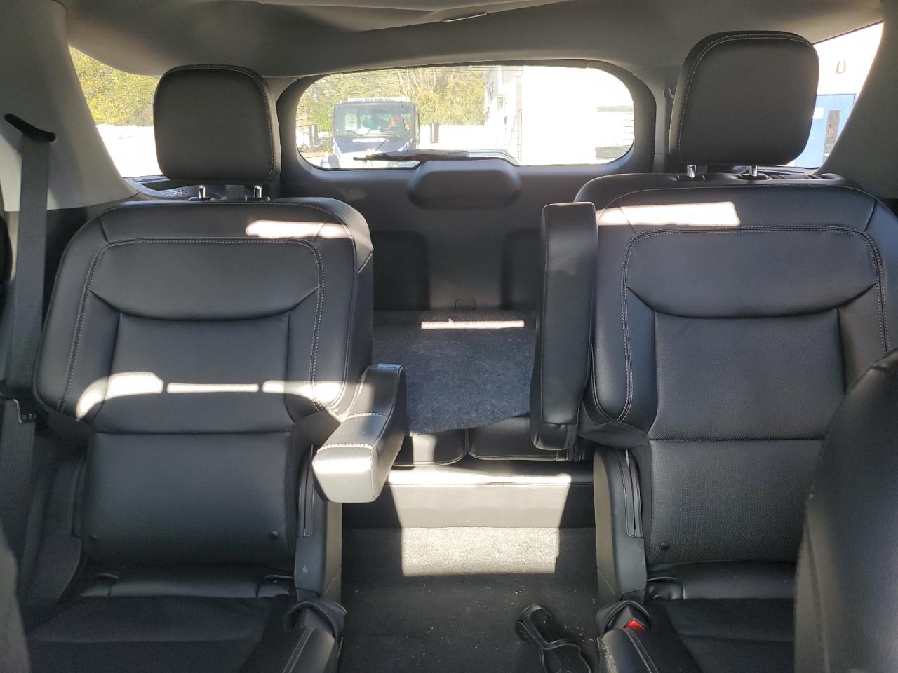 2023 Ford Explorer - Image 10