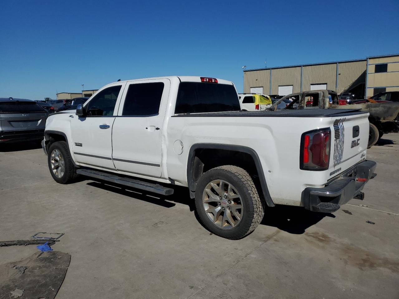2018 GMC Sierra - Image 2