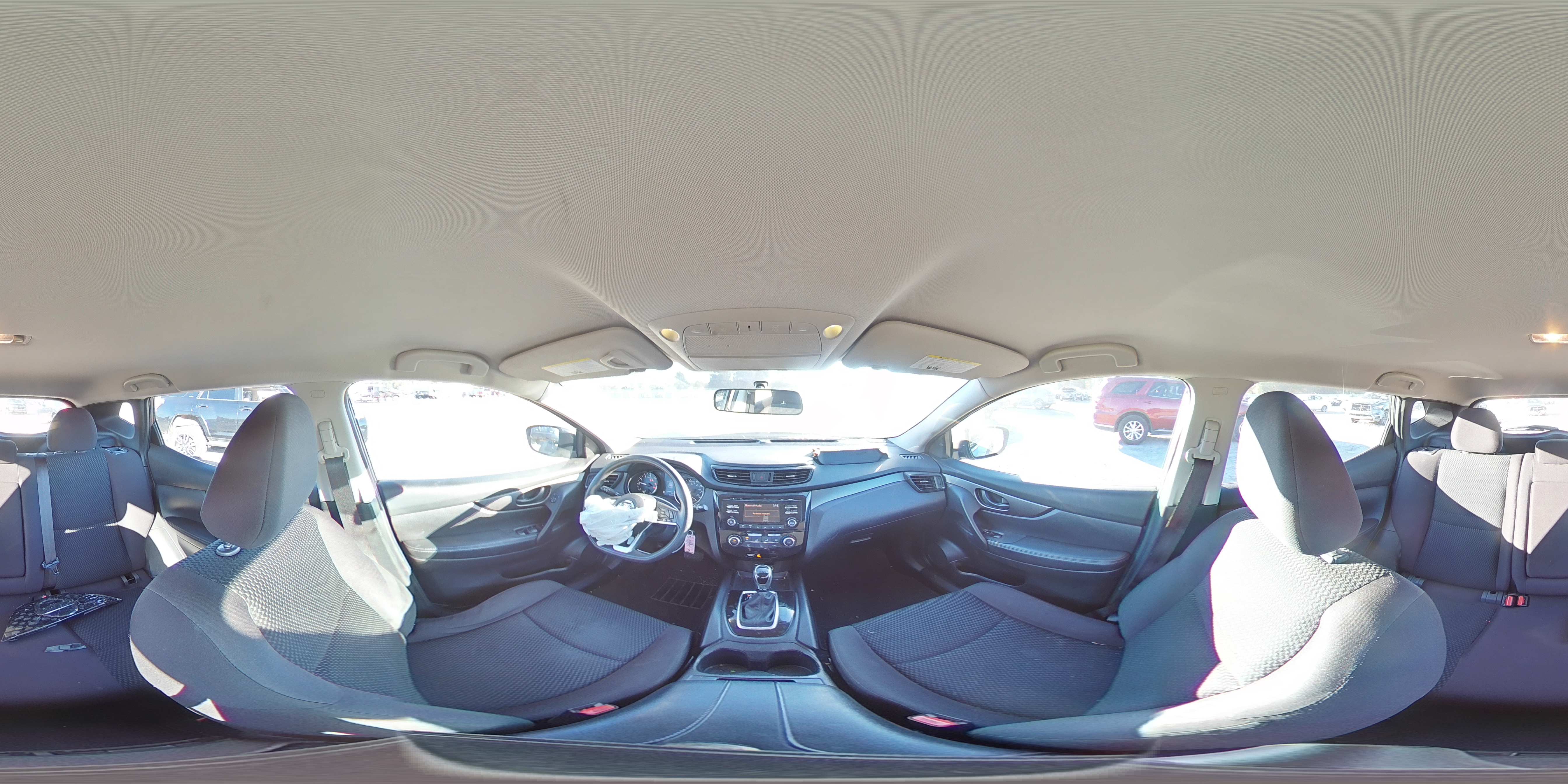2018 Nissan Rogue - Image 13