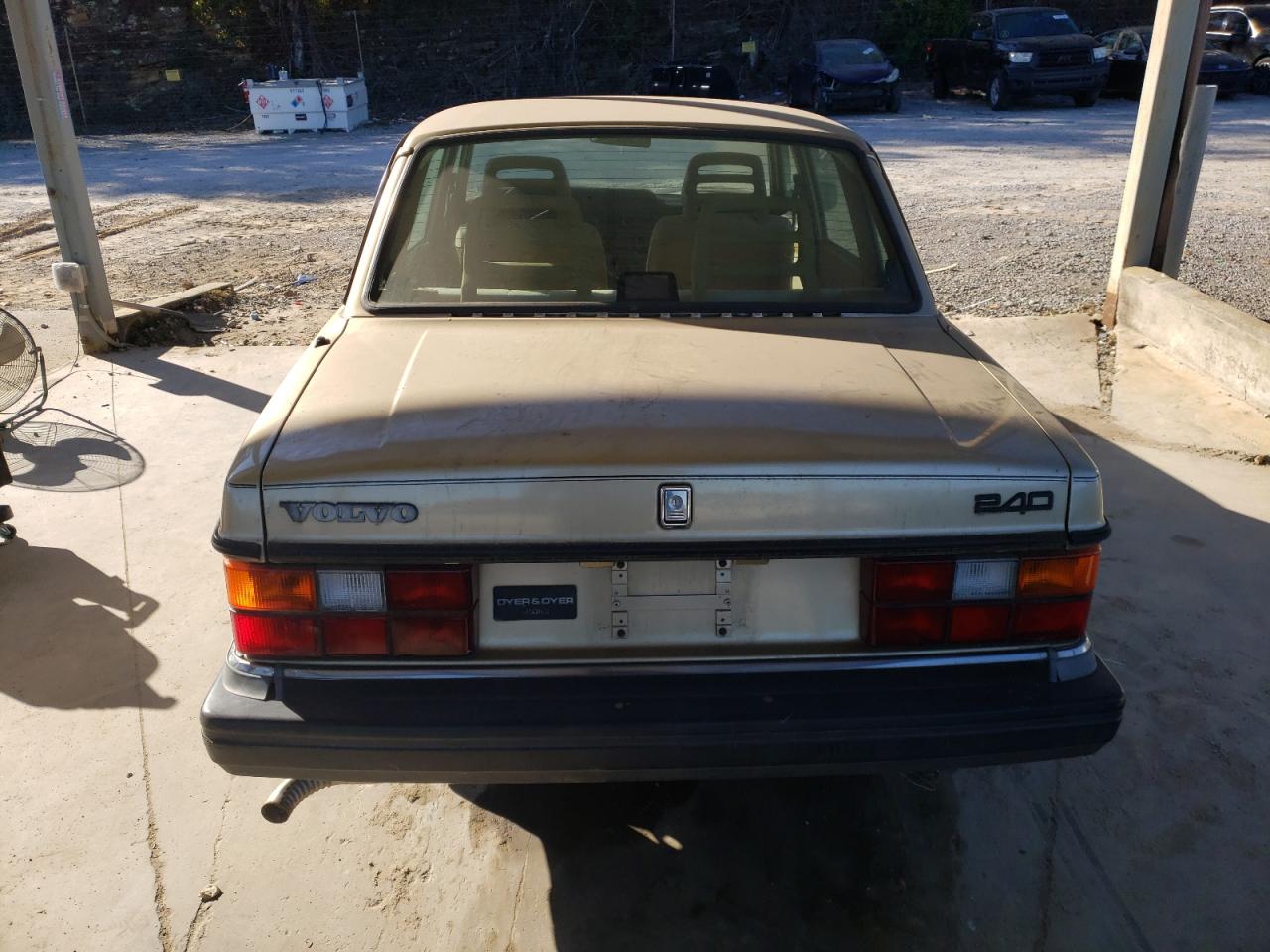 1992 Volvo 240 Base VIN: YV1AS8802N1472455 Lot: 81960484
