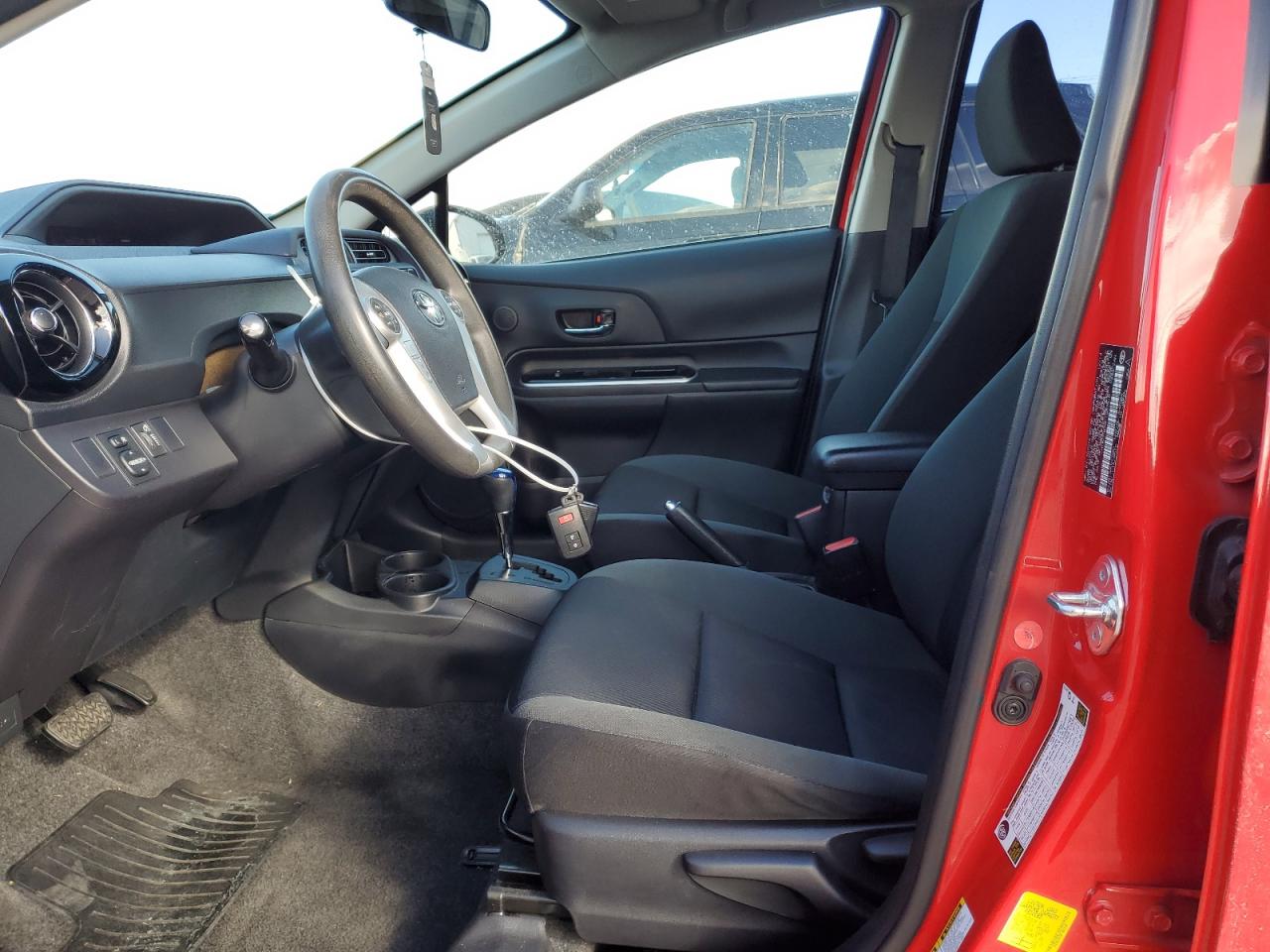 2015 Toyota Prius - Image 7
