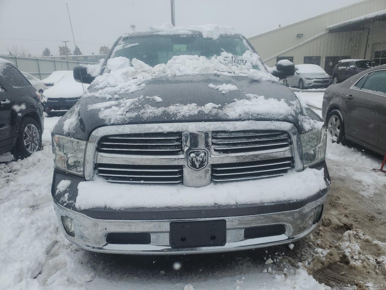 2015 RAM 1500 - Image 5