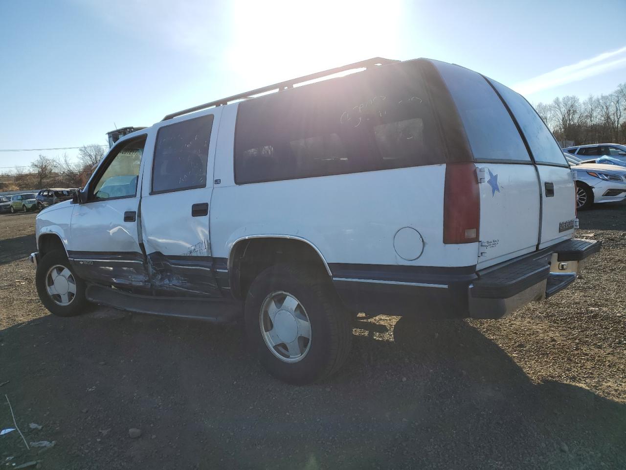 1999 Chevrolet Suburban - Image 2