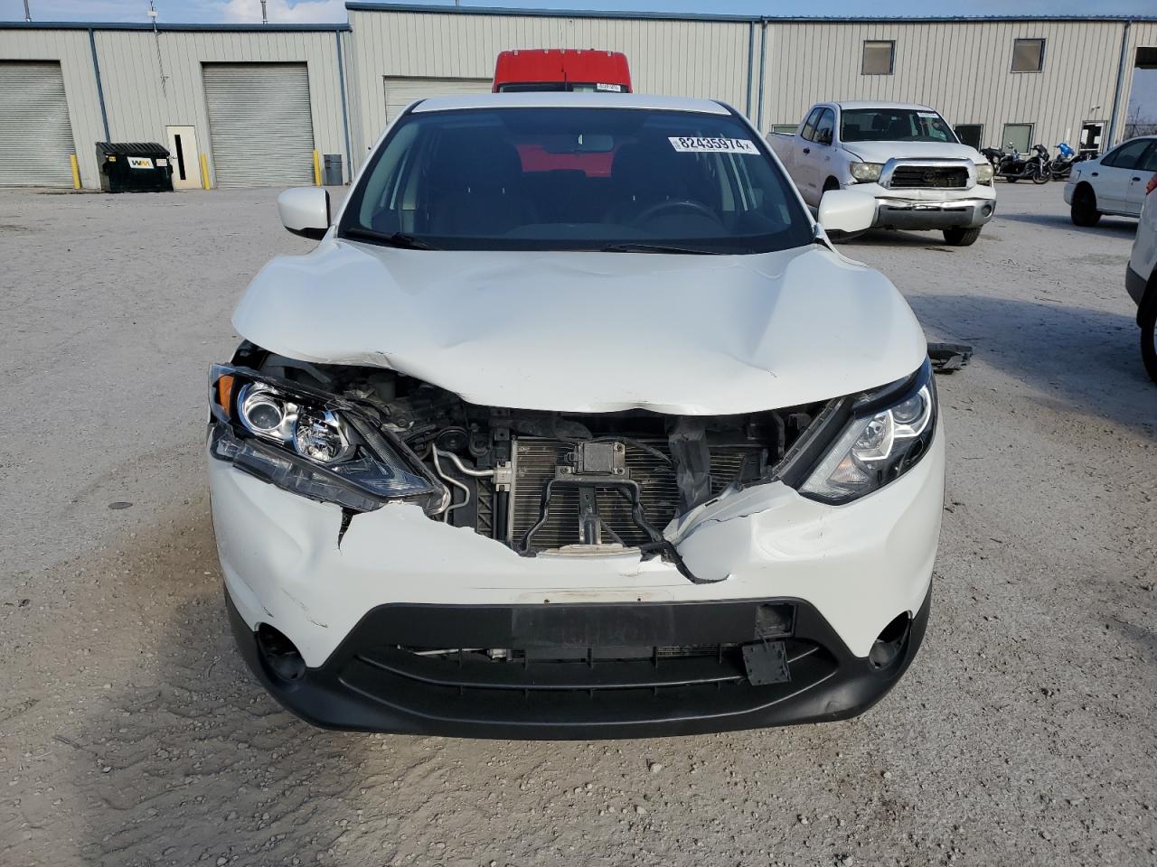 2018 Nissan Rogue - Image 5
