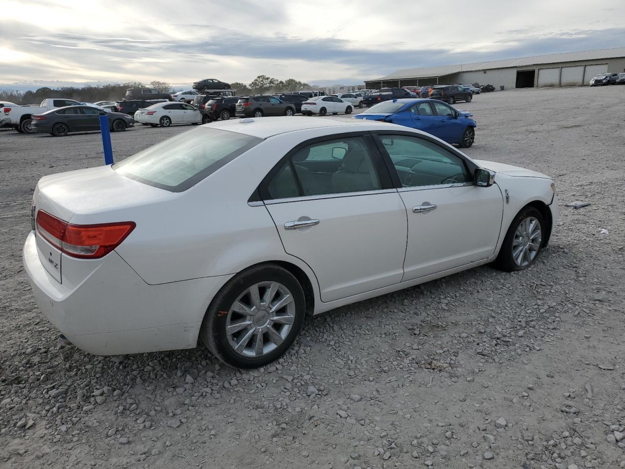 2010 Lincoln MKZ - Image 3
