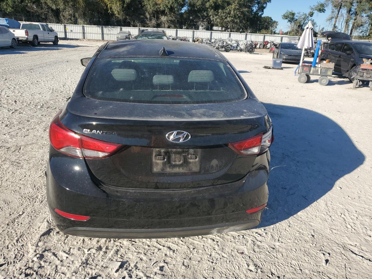 2016 Hyundai Elantra - Image 6