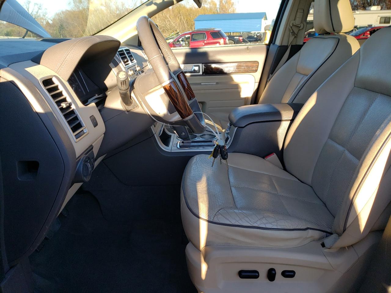 2010 Lincoln MKX - Image 7