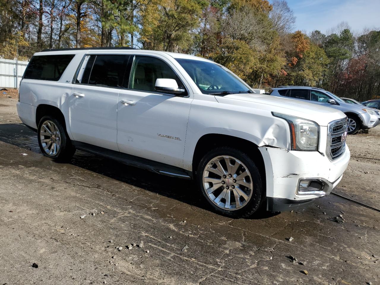 2015 GMC Yukon - Image 4
