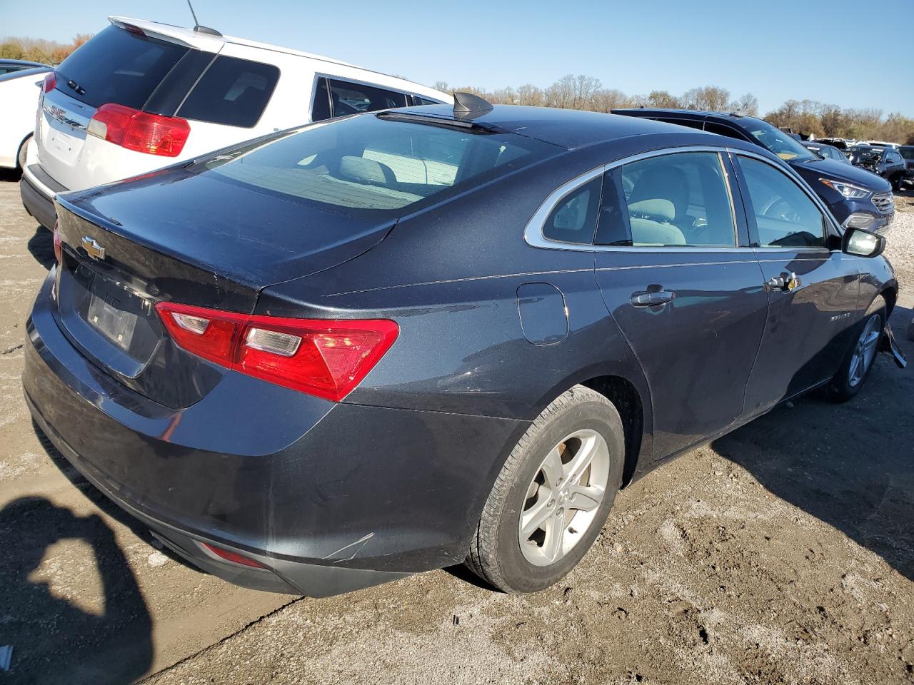 2019 Chevrolet Malibu - Image 3