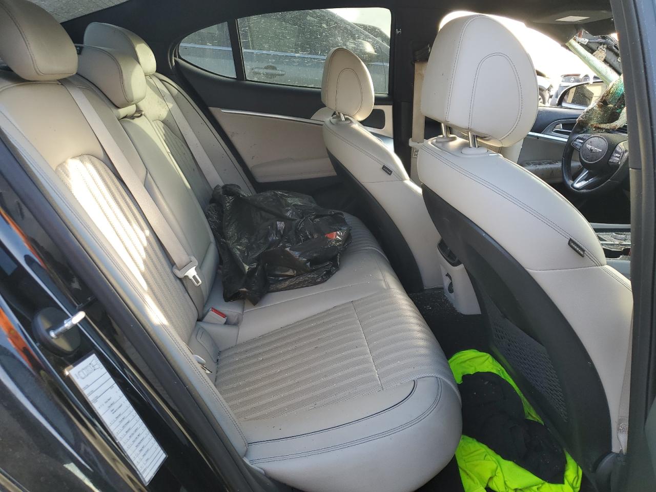 2022 Genesis G70 - Image 10