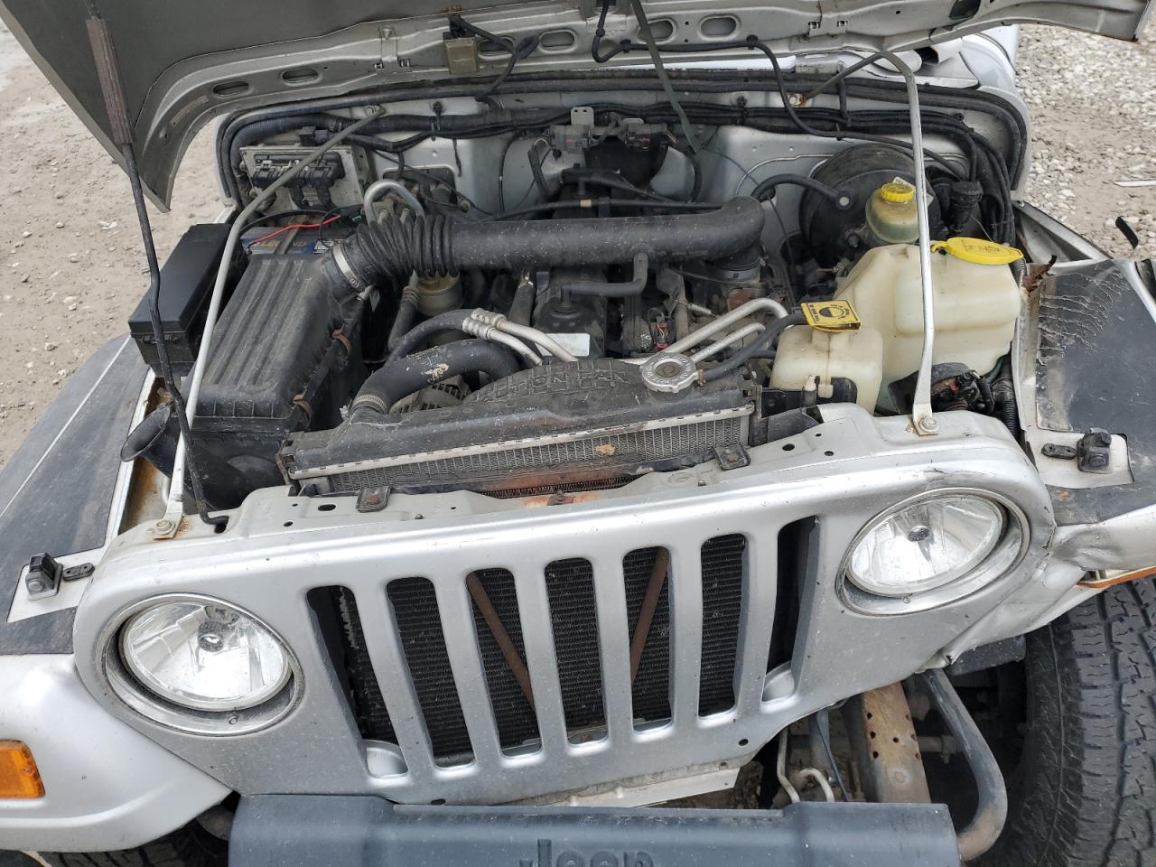 2004 Jeep Wrangler - Image 13
