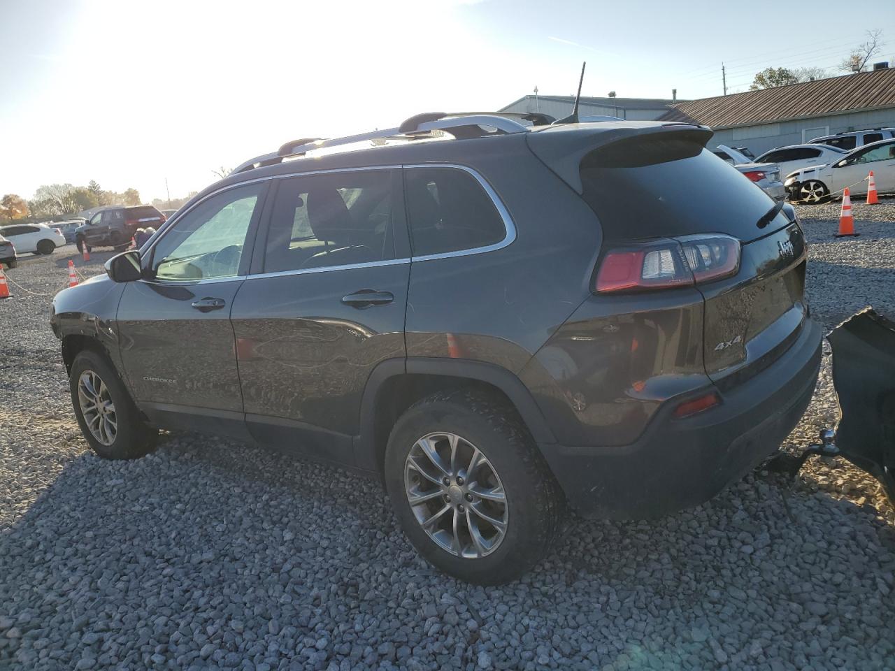 2019 Jeep Grand Cherokee - Image 2