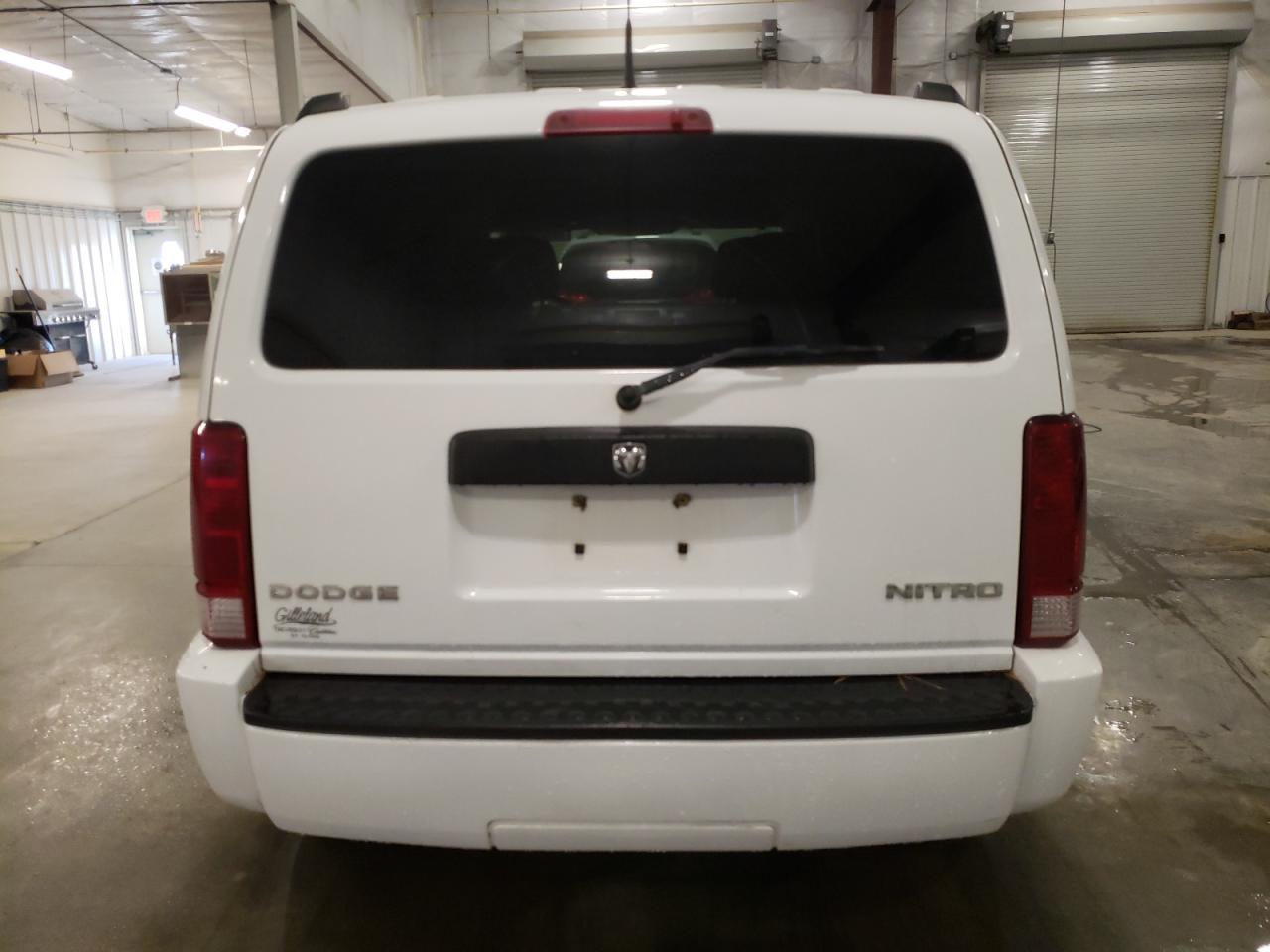 2011 Dodge Nitro - Image 6