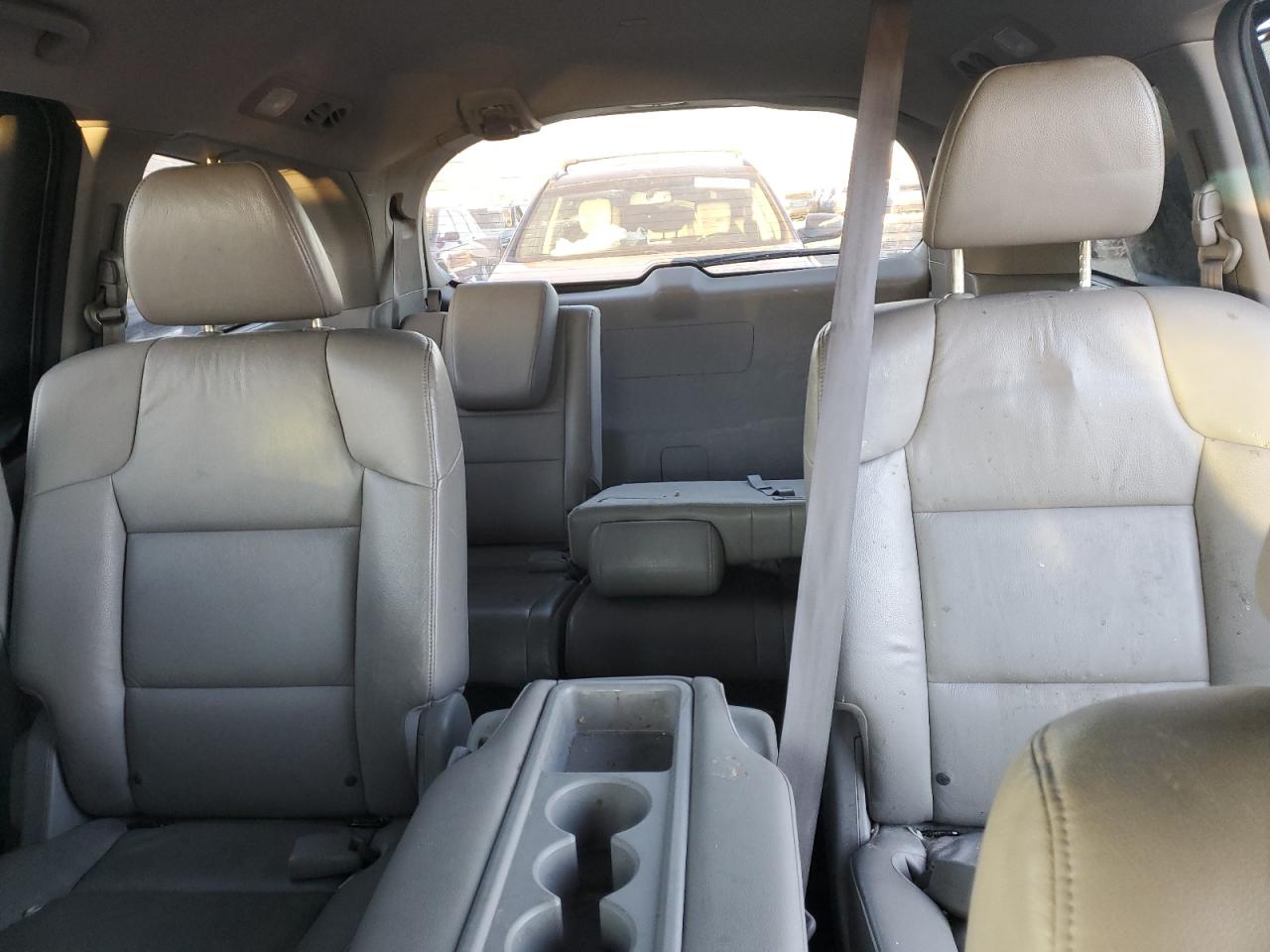2011 Honda Odyssey - Image 10