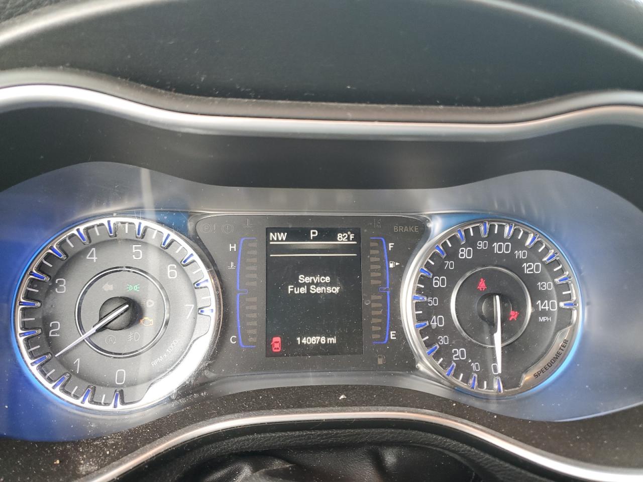 2015 Chrysler 200 - Image 9
