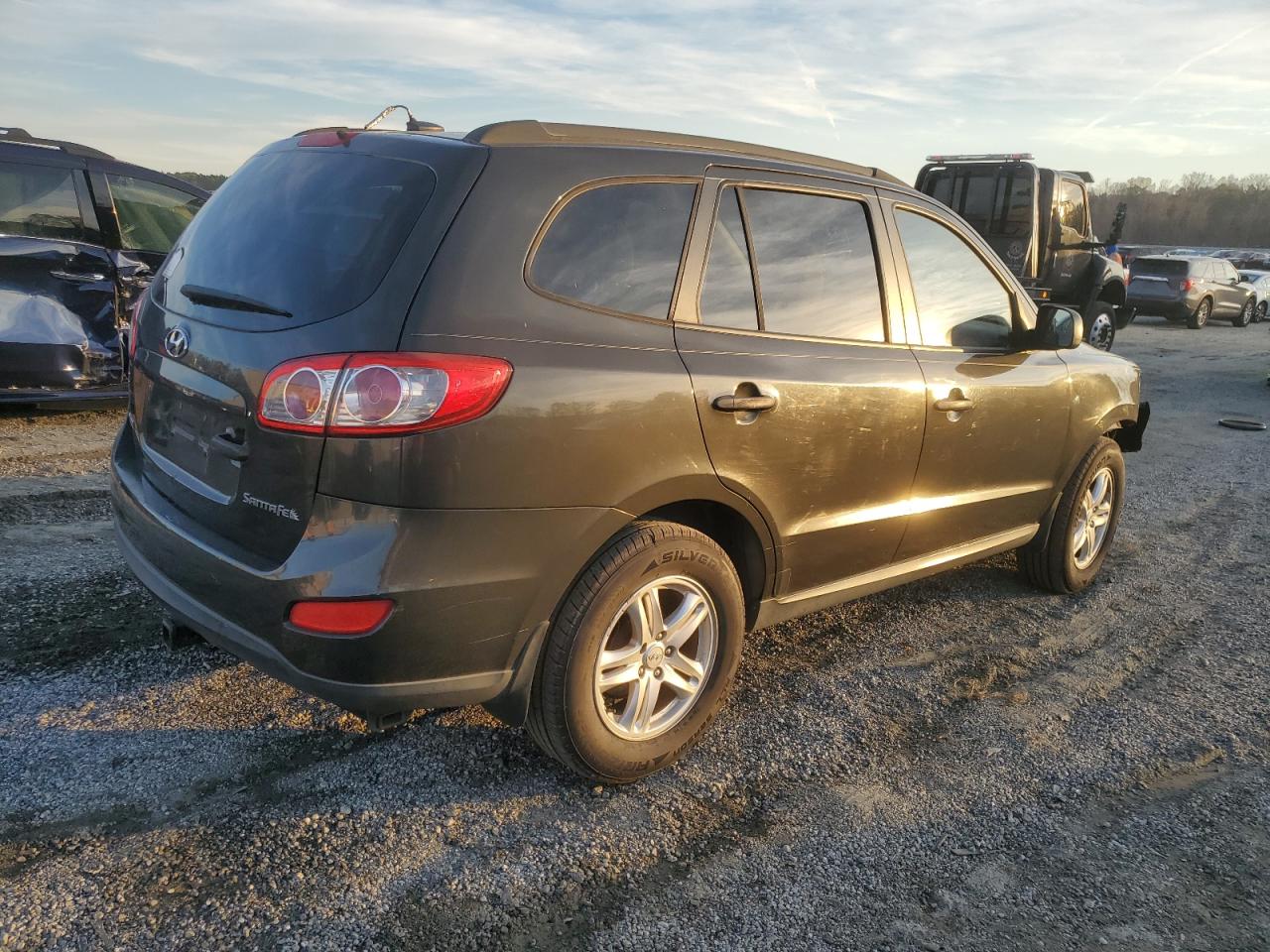 2010 Hyundai Santa Fe - Image 3