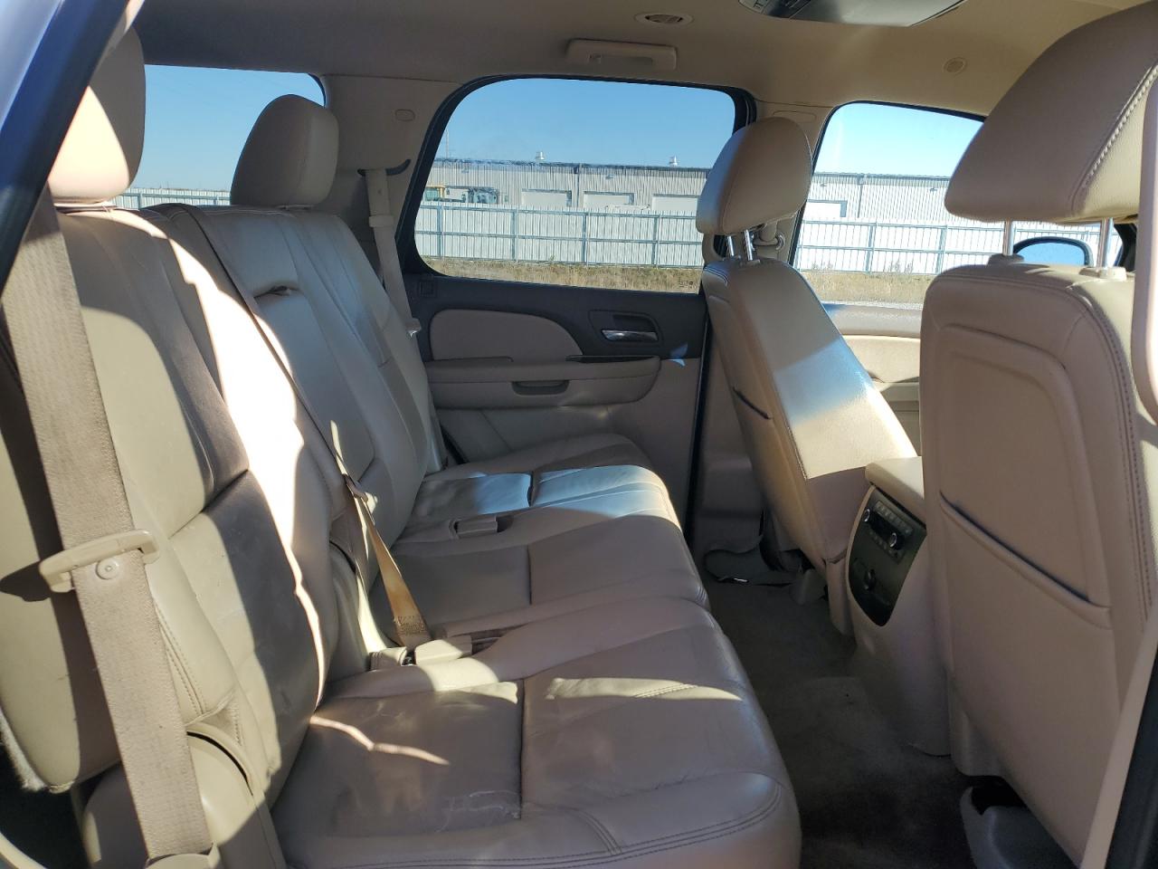 2012 GMC Yukon - Image 11
