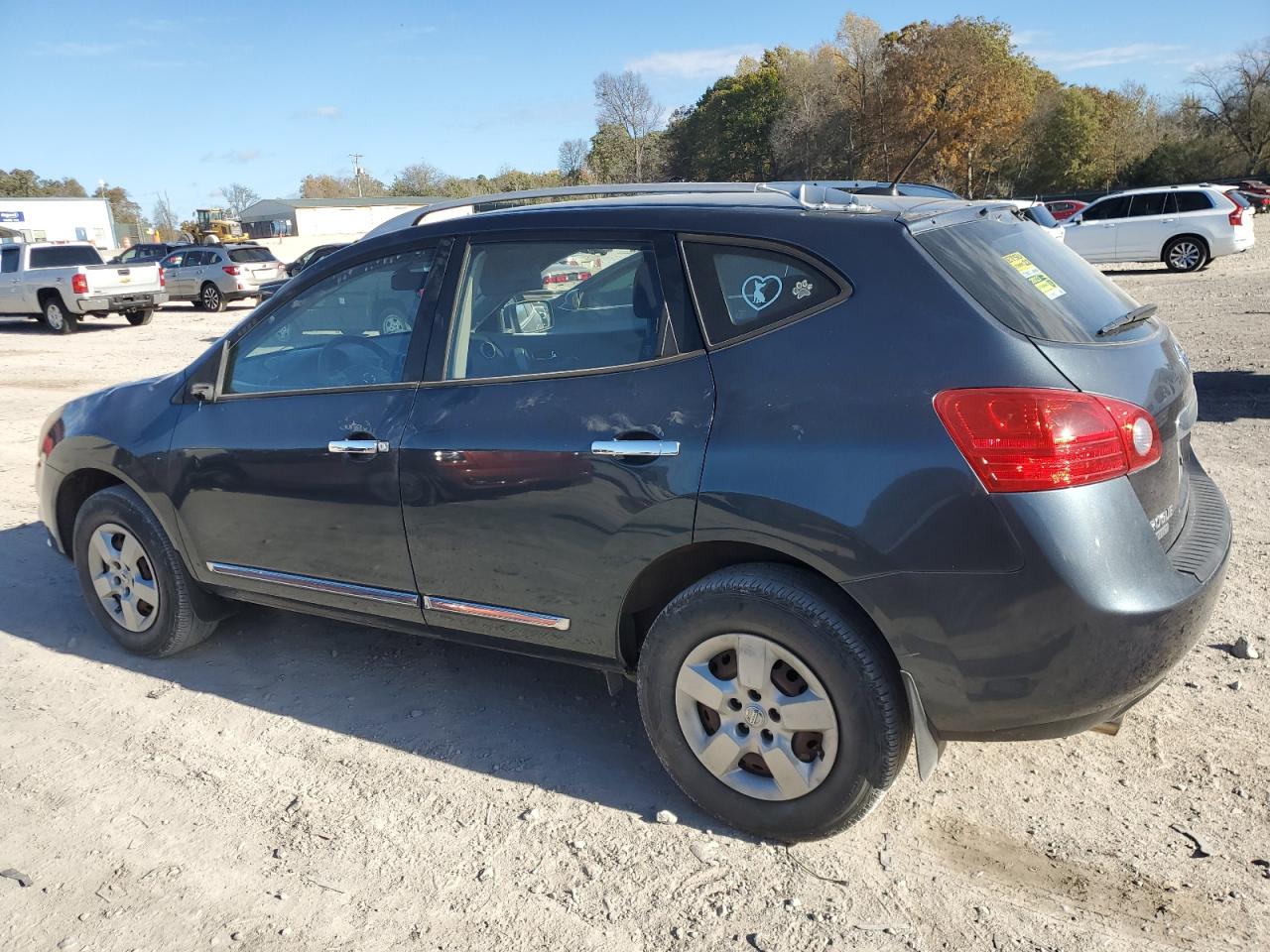 2014 Nissan Rogue - Image 2