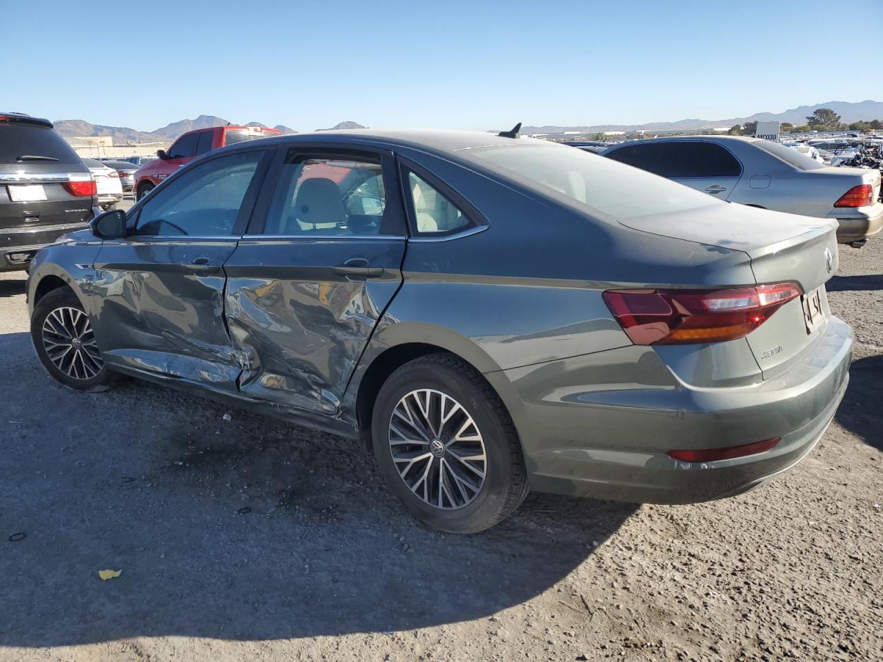 2019 Volkswagen Jetta - Image 2