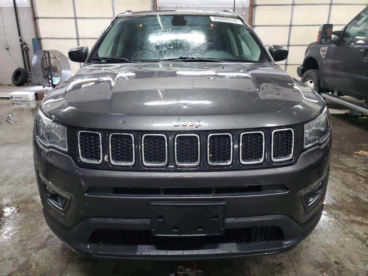 VIN 3C4NJDBB5JT457528 2018 JEEP COMPASS no.5