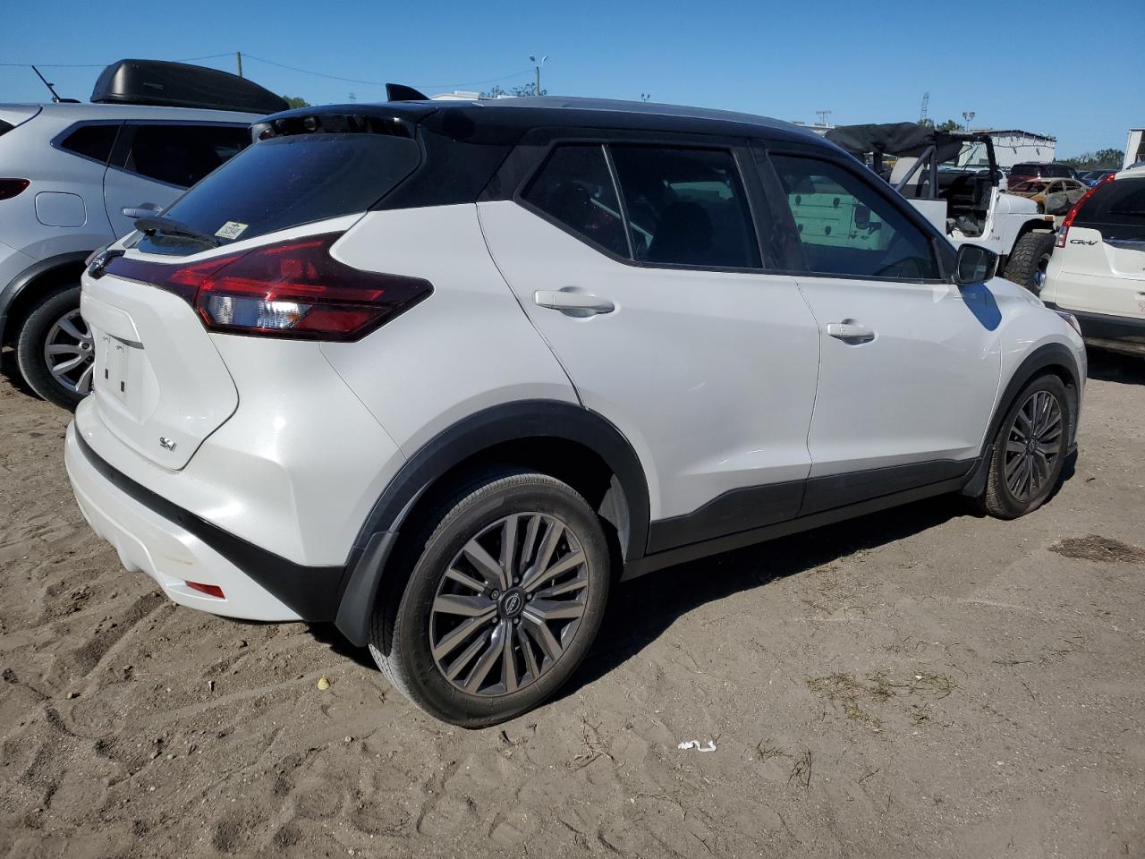 2022 Nissan Kicks - Image 3