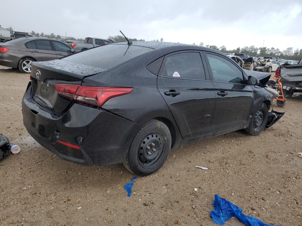 2022 Hyundai Accent - Image 3