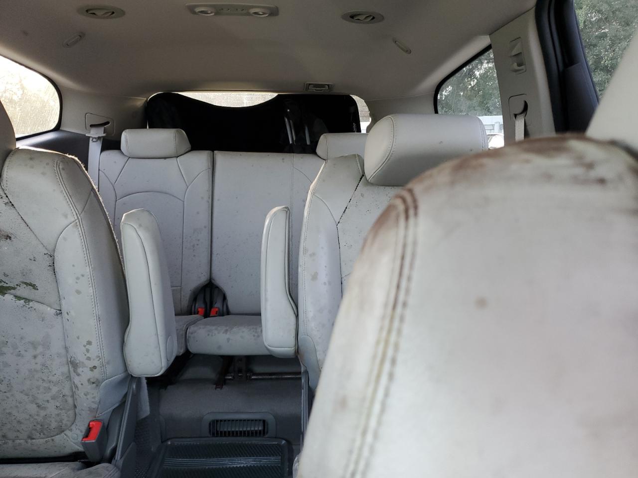 2011 Chevrolet Traverse - Image 10