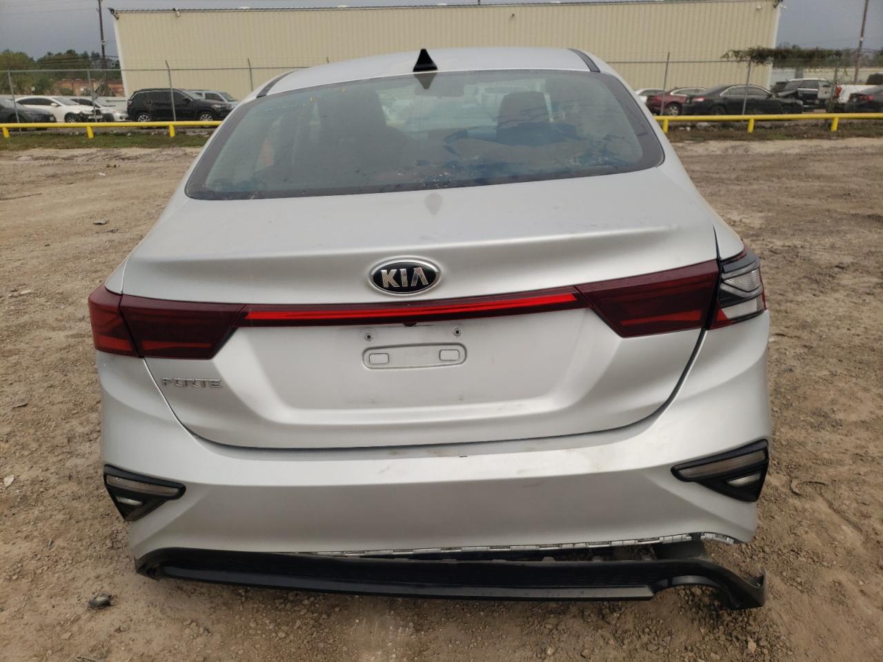 2021 Kia Forte - Image 6