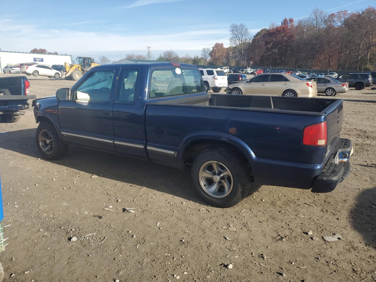 2001 Chevrolet S-10 Pickup - Image 2