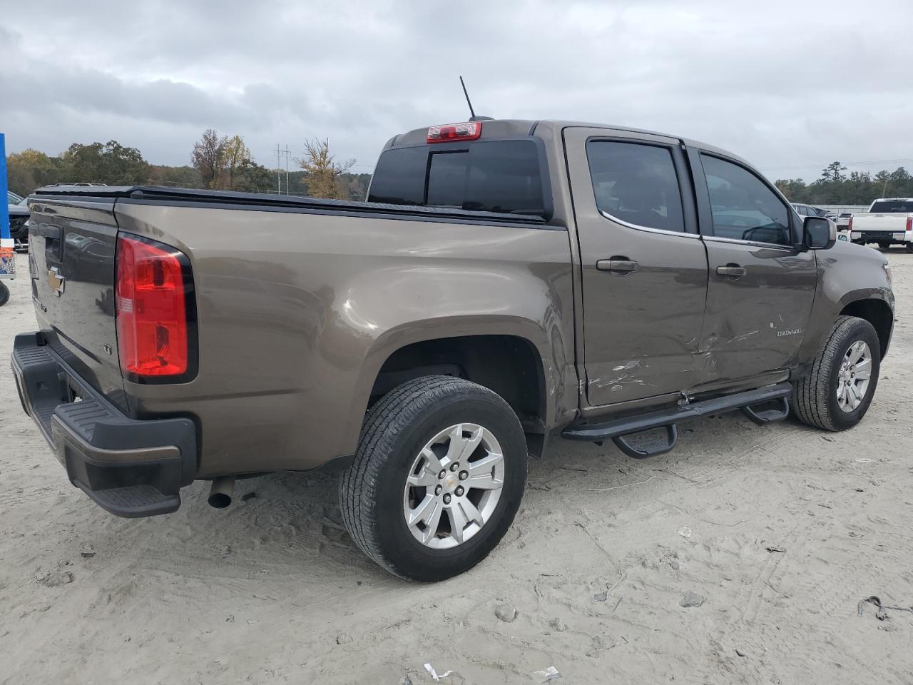 2017 Chevrolet Colorado - Image 3
