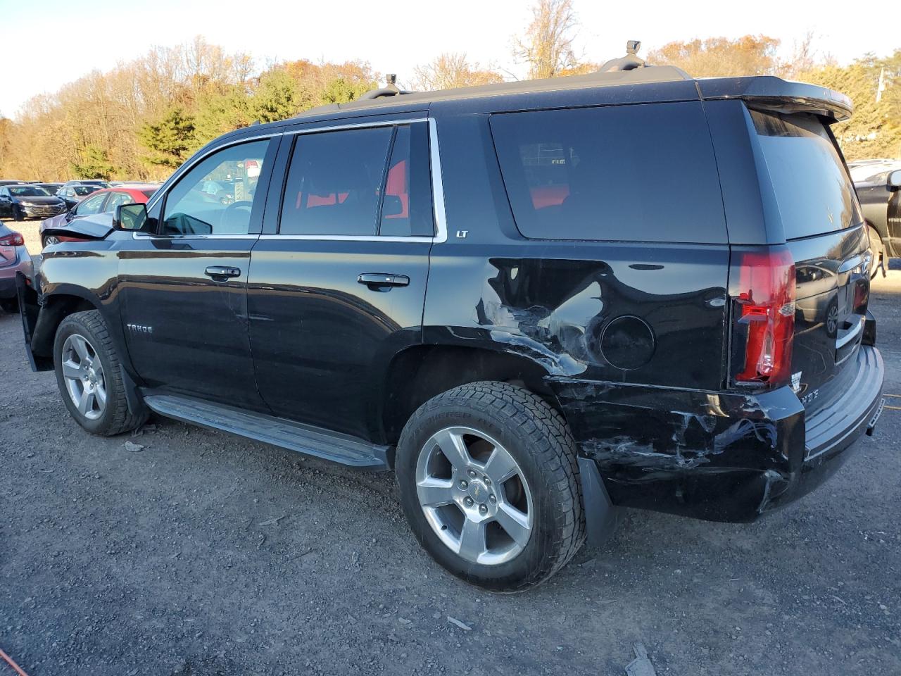 VIN 1GNSKBKC8HR270355 2017 CHEVROLET TAHOE no.2