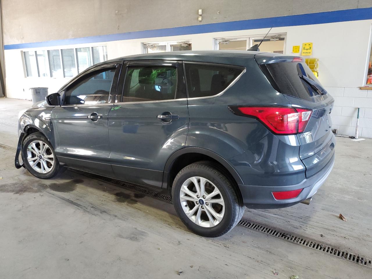 VIN 1FMCU0GD8KUA23253 2019 FORD ESCAPE no.2